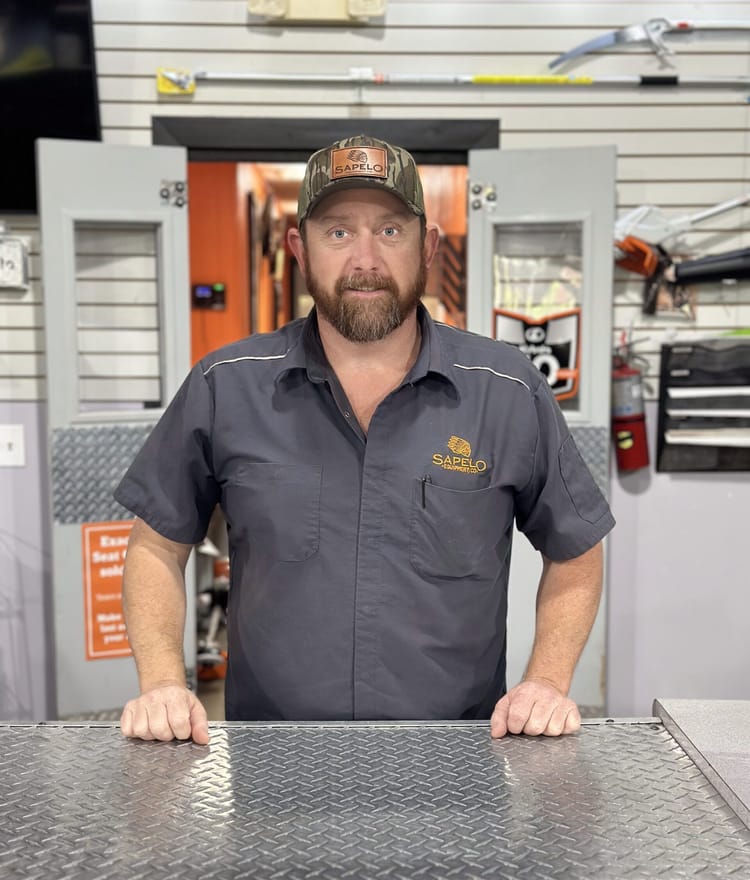 Anthony Thompson Parts MGR bwk Anthony Thompson